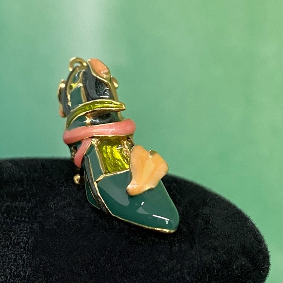 Kenneth J Lane Enamel Calla Lily Shoe Charm - Picture 6 of 8